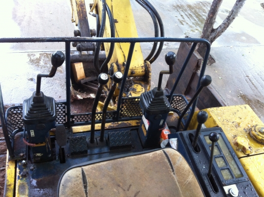 ขายแบคโฮpc40-6สภาพเก่านอก ราคา260,000ลดสุดๆไปเลย