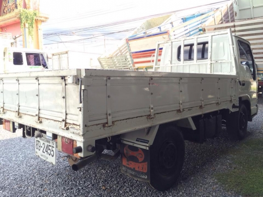 ขายรถบรรทุก 4 ล้อ รุ่น NKR เครื่อง 100 แรง มีพวงมาลัยเพาเวอร์ แอร์เย็น กระจกไฟฟ้า