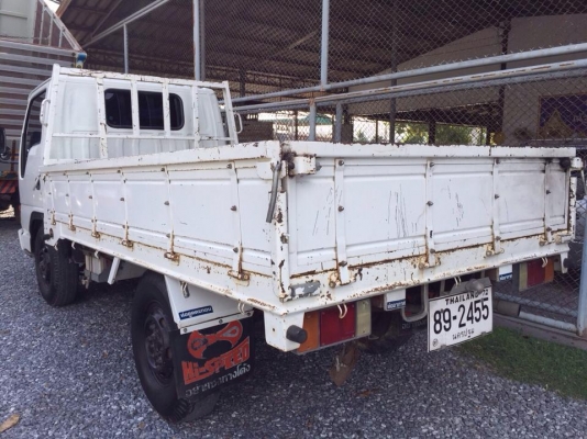 ขายรถบรรทุก 4 ล้อ รุ่น NKR เครื่อง 100 แรง มีพวงมาลัยเพาเวอร์ แอร์เย็น กระจกไฟฟ้า