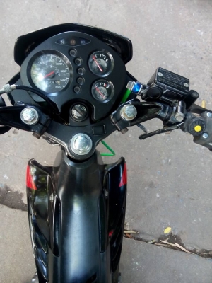 ขายลูกเดียวsonicสตาทมือcbชัก3แว้นๆปี2544 ขายไม่แพง มีเล่มเอกสารครบ