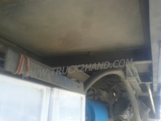 ISUZU  NPR  6 ล้อ  บรรทุกตู้เย็น  120  แรงม้า ตู้ 3 ประตู