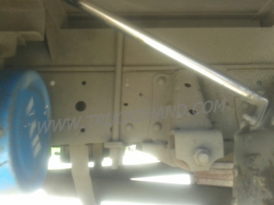 ISUZU  NPR  6 ล้อ  บรรทุกตู้เย็น  120  แรงม้า ตู้ 3 ประตู