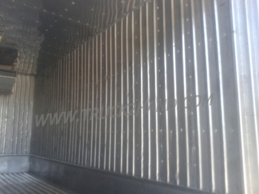 ISUZU  NPR  6 ล้อ  บรรทุกตู้เย็น  120  แรงม้า ตู้ 3 ประตู