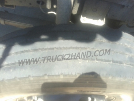 ISUZU  NPR  6 ล้อ  บรรทุกตู้เย็น  120  แรงม้า ตู้ 3 ประตู