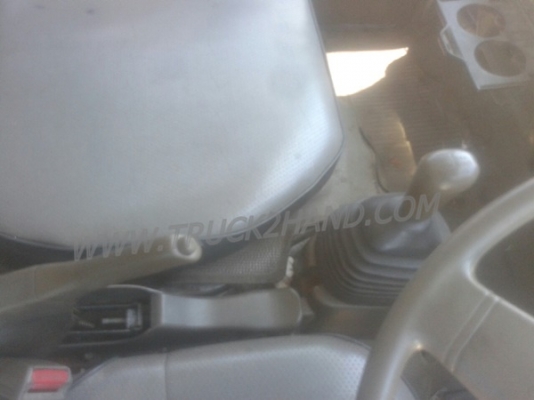 ISUZU  NPR  6 ล้อ  บรรทุกตู้เย็น  120  แรงม้า ตู้ 3 ประตู