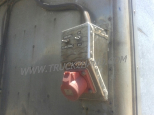 ISUZU  NPR  6 ล้อ  บรรทุกตู้เย็น  120  แรงม้า ตู้ 3 ประตู