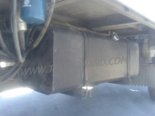 ISUZU  NPR  6 ล้อ  บรรทุกตู้เย็น  120  แรงม้า ตู้ 3 ประตู