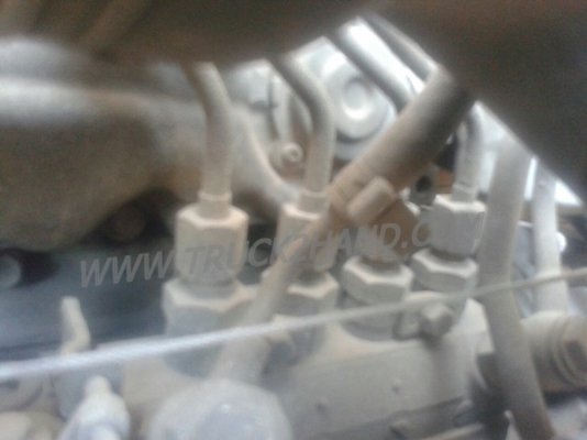 ISUZU  NPR  6 ล้อ  บรรทุกตู้เย็น  120  แรงม้า ตู้ 3 ประตู