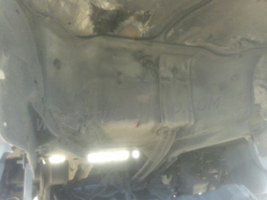 ISUZU  NPR  6 ล้อ  บรรทุกตู้เย็น  120  แรงม้า ตู้ 3 ประตู