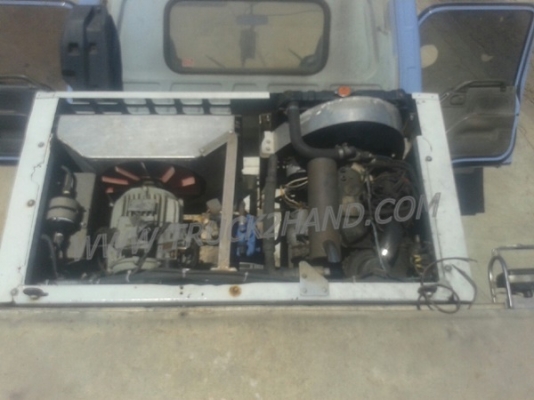 ISUZU  NPR  6 ล้อ  บรรทุกตู้เย็น  120  แรงม้า ตู้ 3 ประตู