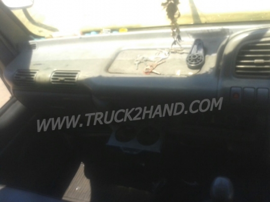 ISUZU  NPR  6 ล้อ  บรรทุกตู้เย็น  120  แรงม้า ตู้ 3 ประตู