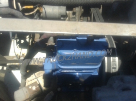 ISUZU  NPR  6 ล้อ  บรรทุกตู้เย็น  120  แรงม้า ตู้ 3 ประตู