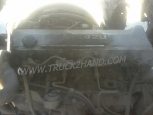 ISUZU  NPR  6 ล้อ  บรรทุกตู้เย็น  120  แรงม้า ตู้ 3 ประตู