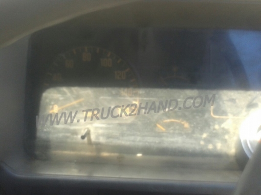 ISUZU  NPR  6 ล้อ  บรรทุกตู้เย็น  120  แรงม้า ตู้ 3 ประตู