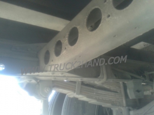 ISUZU  NPR  6 ล้อ  บรรทุกตู้เย็น  120  แรงม้า ตู้ 3 ประตู