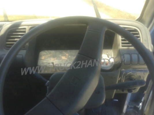 ISUZU  NPR  6 ล้อ  บรรทุกตู้เย็น  120  แรงม้า ตู้ 3 ประตู