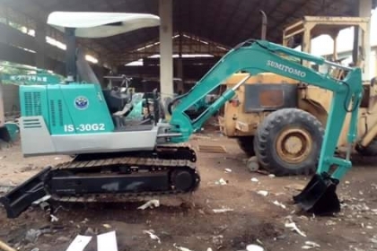 ขายรถขุดแบคโฮ SUMITOMO. Pc30 (คอนโทลสั้น. ปั๊มนิ้ว. แทรคเหล็ก) เครื่องแน่น. ปั๊มแรง. รถพร้อมใช้งาน ราคา  280,000 ต่อรองได้