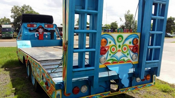 ขายเทรลเลอร์ขึ้นรถเกี่ยวข้าว เครื่อง165แรง สภาพพร้อมใช้งาน เอกสารพร้อมโอน โทร 090-8588220คุณนะ 093-3258446คุณบิว ID:narong498 หรือเข้าดูสินค้าอื่นๆได้ที่ www.truck.in.th/498 หรือเพจFacebook ณรงค์ ซื้อขายรถมือสอง (เว็บไซต์ส่วนตัว) หรือFacebook ตลาดรถมือสอง