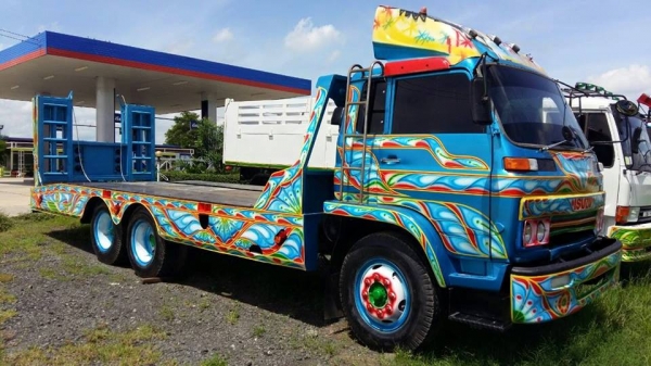 ขายเทรลเลอร์ขึ้นรถเกี่ยวข้าว เครื่อง165แรง สภาพพร้อมใช้งาน เอกสารพร้อมโอน โทร 090-8588220คุณนะ 093-3258446คุณบิว ID:narong498 หรือเข้าดูสินค้าอื่นๆได้ที่ www.truck.in.th/498 หรือเพจFacebook ณรงค์ ซื้อขายรถมือสอง (เว็บไซต์ส่วนตัว) หรือFacebook ตลาดรถมือสอง