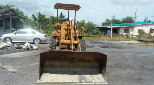 ต้องการขายรถตักล้อยางKomatsu  507