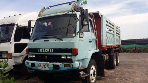 ขายดั้ม2เพลา ร็อกกี้ นางฟ้า240 เครื่องดี แคชซีสวย พ.เพาเวอร์ เบรกทิฟฟี่ ภายในสวย แอร์เย็น สภาพพร้อมใช้งาน เอกสารพร้อมโอน 090-8588220 คุณนะ 093-3258446คุณบิว ID:narong498 หรือเข้าดูสินค้าอื่นๆได้ที่ www.truck.in.th/498 หรือเพจFacebook ณรงค์ ซื้อขายรถมือสอง