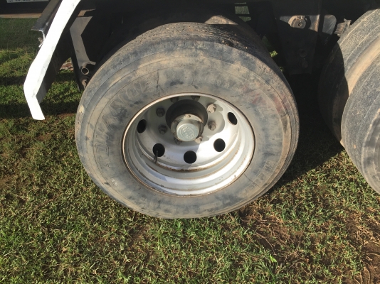 ขายดาวน์...10ล้อหัวลา..360แรง ปี56 รถสวย ไมล์203977กิโล..รถเดิมไม่มีชน ไม่แกะ