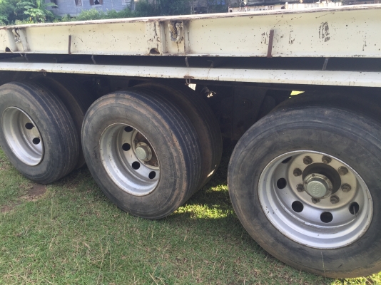 ขายดาวน์...10ล้อหัวลา..360แรง ปี56 รถสวย ไมล์203977กิโล..รถเดิมไม่มีชน ไม่แกะ