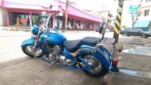 ขายคับ YAMAHA DRAGSTAR CLASSIC 400cc ปี2003 ทะเบียนพร้อมโอน สีสวยๆ ของแต่งเยอะคับ ท่อแต่ง สปอตไลท์ เครื่องแน่นมากคับ ราคา 99500 บาท สนใจติดต่อ 081-0578282 คับ ส่งได้ทั่วไทยคับ สนใจติดต่อ 081-0578282 FACEBOOK ชาญณรงค์ ป๊อป ชัยอมฤต ไอดีไลน์ POPBIGBIKESAKON