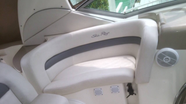 ลดราคา....ขายด่วน 03 Searay 320 Sundancer สภาพป้ายแดง by Xteam