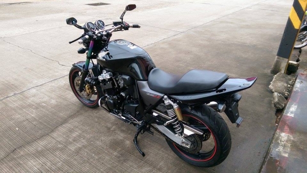 ขายคับ HONDA CB400 TECH3 ปี2005 กุณแจชิฟ สีสวย ท่อแต่งไทเทเนี่ยมทั้งเส้น โช๊คหน้าแต่ง ไฟตาเพชร ไฟสปอตไลท์คู๋ อกล่าง แฮนด์บาร์ กันล้ม กระจกแต่ง ยางหน้าหลังเต็ม อินวอยส์ สรรพสามิตร ราคา 97500 บาท ส่งได้ทั่วไทยคับ สนใจติดต่อ 081-0578282 FACEBOOK ชาญณรงค์ ป๊อ