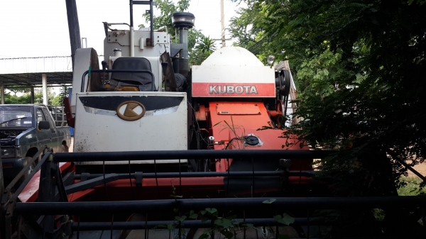 ขายรถเกี่ยวข้าคูโบต้า DC 60