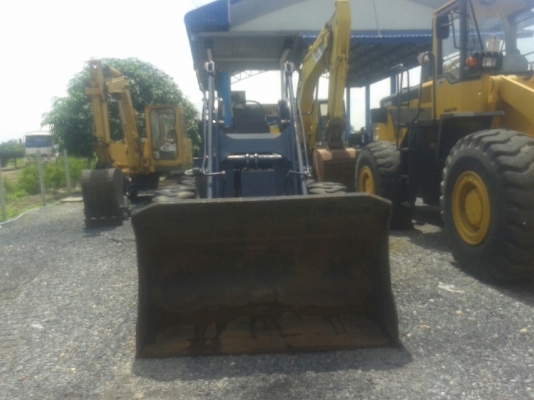รถตักล้อยาง KOMATSU WR8 รถตักล้อยาง KOMATSU WR8