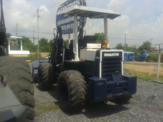 รถตักล้อยาง KOMATSU WR8 รถตักล้อยาง KOMATSU WR8