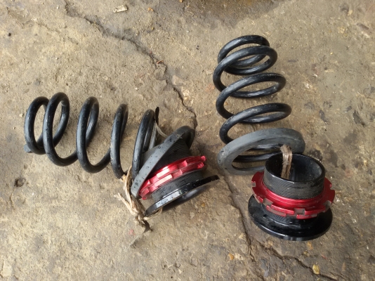 ขายสปริงแต่งกับที่ปรับสตัทเกลียวสภาพสวยๆไม่ทราบรุ่น