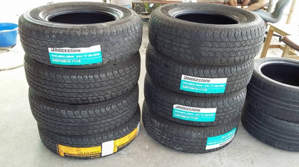 ขายยาง 245/70/16 ปี 15 ราคา 3000