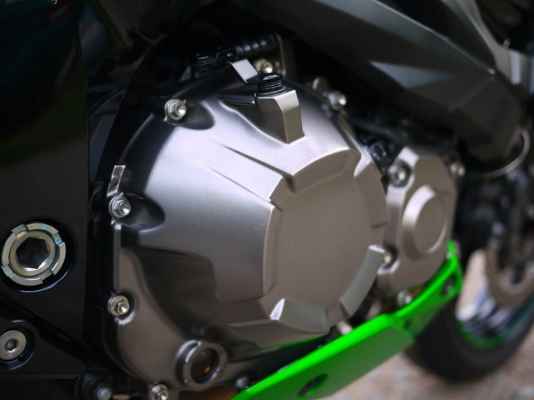 ขาย Kawazaki Z800 ปี 2015 โฉมใหม่ล่าสุด พร้อมทะเบียนแท้ รถสวยมากสภาพใหม่กริ๊ป