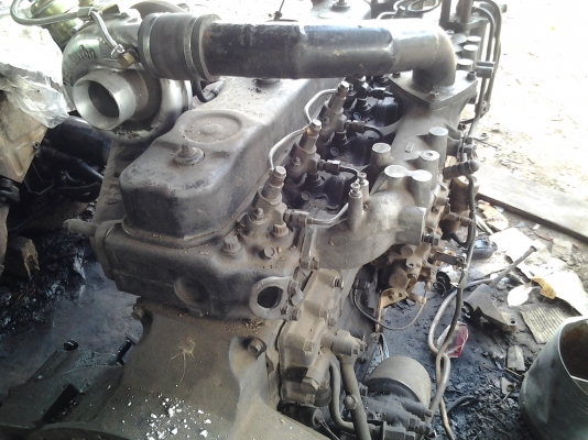 ขายตามสภาพเครื่อง6BG1  อีซูซุตามสภาพที่เห็นเสื้อทะลุไดชาดร์ไดสตาดร์อยู่ครบ