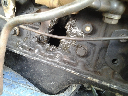 ขายตามสภาพเครื่อง6BG1 อีซูซุตามสภาพที่เห็นเสื้อทะลุไดชาดร์ไดสตาดร์อยู่ครบ ขายตามสภาพเครื่อง6BG1 อีซูซุตามสภาพที่เห็นเสื้อทะลุไดชาดร์ไดสตาดร์อยู่ครบ