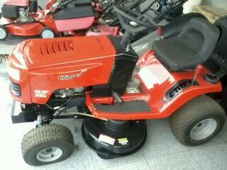 ขายรถตัดหญ้าแบบนั่งขับ 12.5 แรงม้า