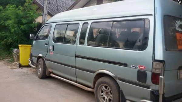 ขายรถตู้หลังคาสูง เครื่องเบนซิน ติดแก๊สLPG สภาพพร้อมใช้งาน เอกสารพร้อมโอน สนใจโทร 090-8588220คุณนะ 093-3258446คุณบิว ID:narong498 หรือเข้าดูสินค้าอื่นๆได้ที่ www.truck.in.th/498 หรือเพจFacebook ณรงค์ ซื้อขายรถมือสอง (เว็บไซต์ส่วนตัว) หรือFacebook ตลาดรถมื