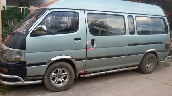 ขายรถตู้หลังคาสูง เครื่องเบนซิน ติดแก๊สLPG สภาพพร้อมใช้งาน เอกสารพร้อมโอน สนใจโทร 090-8588220คุณนะ 093-3258446คุณบิว ID:narong498 หรือเข้าดูสินค้าอื่นๆได้ที่ www.truck.in.th/498 หรือเพจFacebook ณรงค์ ซื้อขายรถมือสอง (เว็บไซต์ส่วนตัว) หรือFacebook ตลาดรถมื