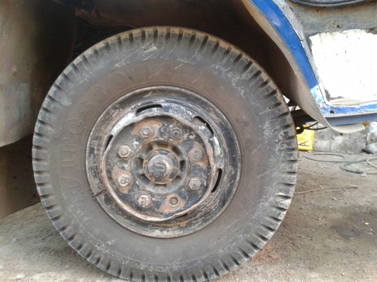 ขายรถ 10 ล้อ 2 เพลา ดั้ม  ISUZU ล๊อค 170 เบรคทิปฟี้ ราคา.670000 ต่อรอง สนใจโทรจองด่วน