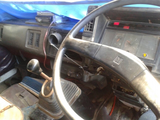 ขายรถ 10 ล้อ 2 เพลา ดั้ม  ISUZU ล๊อค 170 เบรคทิปฟี้ ราคา.670000 ต่อรอง สนใจโทรจองด่วน