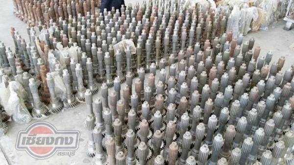 ปลายก้านเกียร์ 4 HINO F18 อย่ารอช้ารีบจัดกันด่วนๆเลยครับ