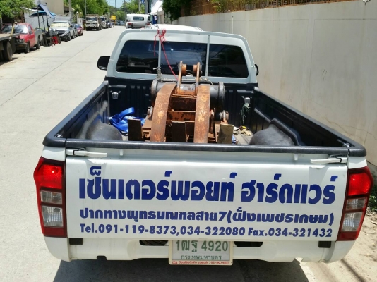 ขอบคุณลูกค้า ที่มาอุดหนุนหัวคีบไม้ของ tractor-backhoe ไปใส่กับ PC200