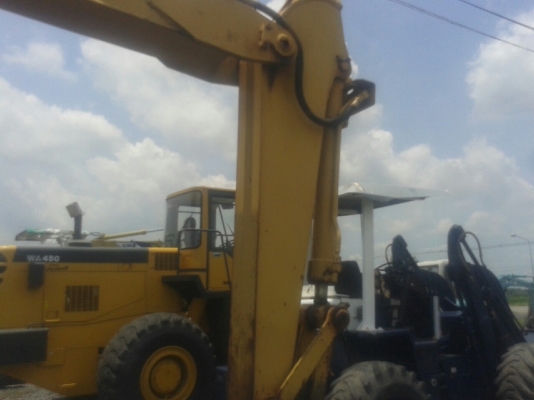 รถแบคโฮ KOMATSU รถแบคโฮ KOMATSU