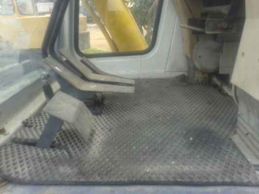 รถแบคโฮ KOBELCO รถแบคโฮ KOBELCO