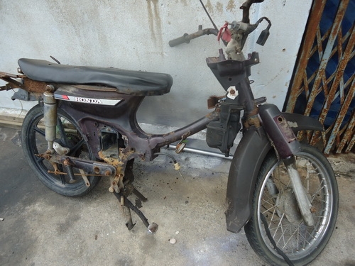 ซากรถ Honda Dream