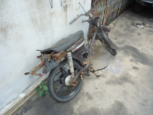 ซากรถ Honda Dream