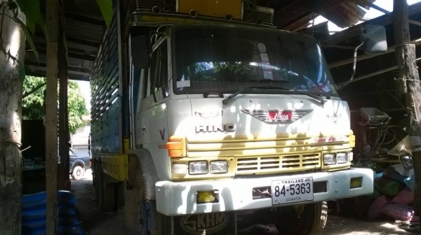 ขาย 10 ล้อ เพลาเดียว HINO KT925 วางหัว SUMO227 เครื่อง EH700 168 แรงม้า ช่วงล่างใหญ่ คัสซีสวย พวงมาลัยพาวเวอร์ ทะเบียนพร้อมโอนครับ